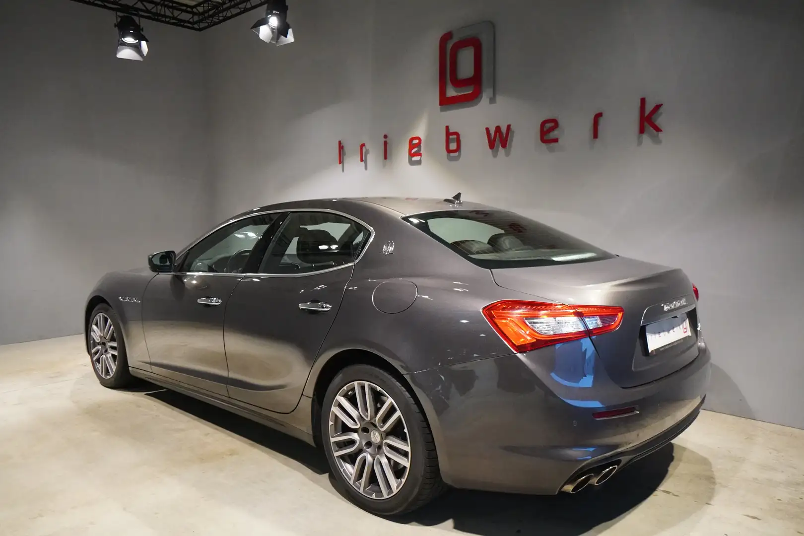 Maserati Ghibli 3.0 V6 SQ 4 *1.Hd*BRD-FZG*Scheckheft gepfl. Grau - 2