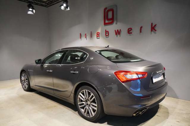 Maserati Ghibli 3.0 V6 SQ 4 *1.Hd*BRD-FZG*Scheckheft gepfl.