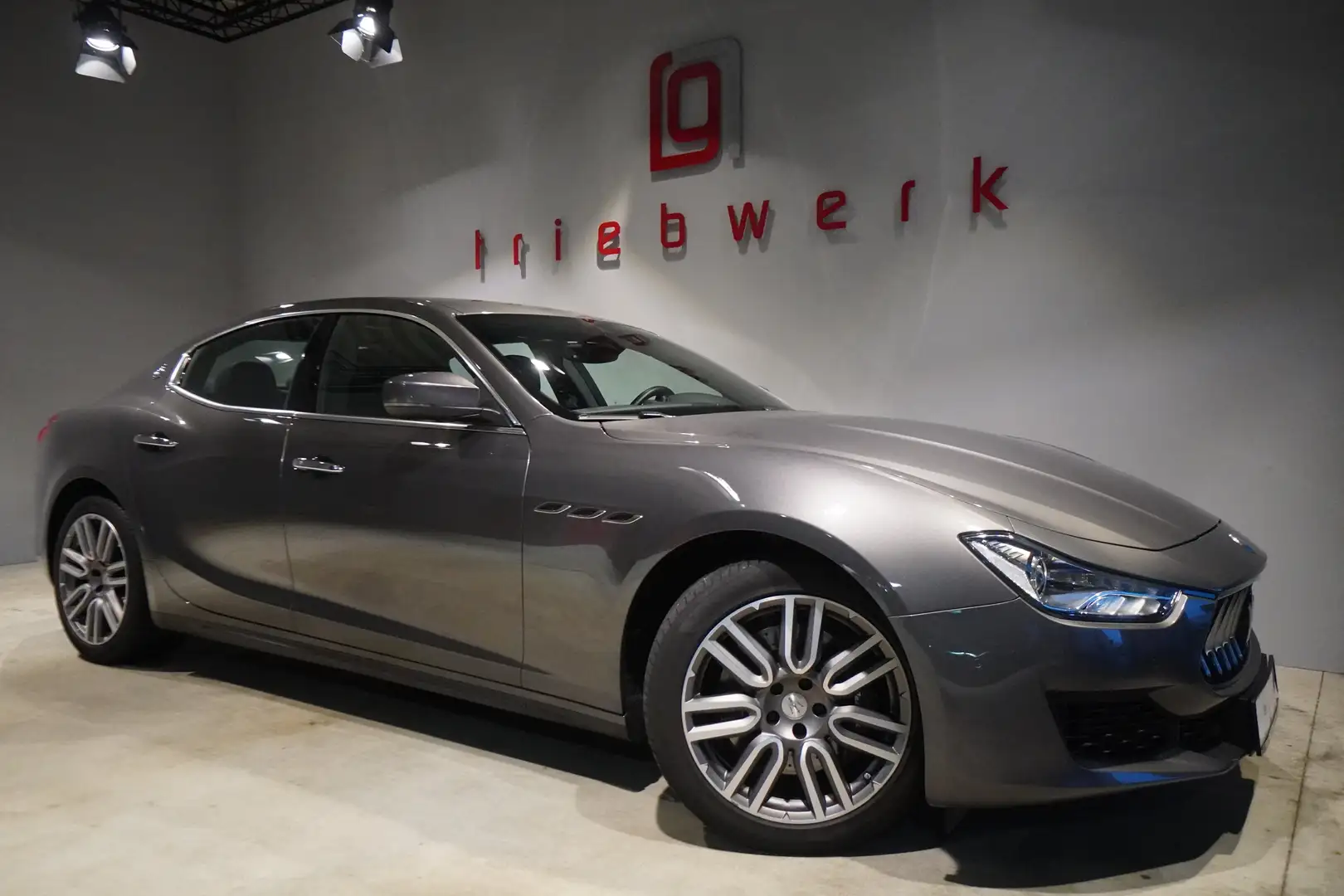 Maserati Ghibli 3.0 V6 SQ 4 *1.Hd*BRD-FZG*Scheckheft gepfl. Grau - 1
