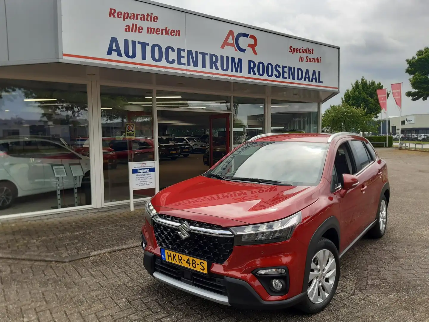 Suzuki S-Cross 1.4 Boosterjet Select Smart Hybrid AWD 4 x 4 trekg Červená - 1