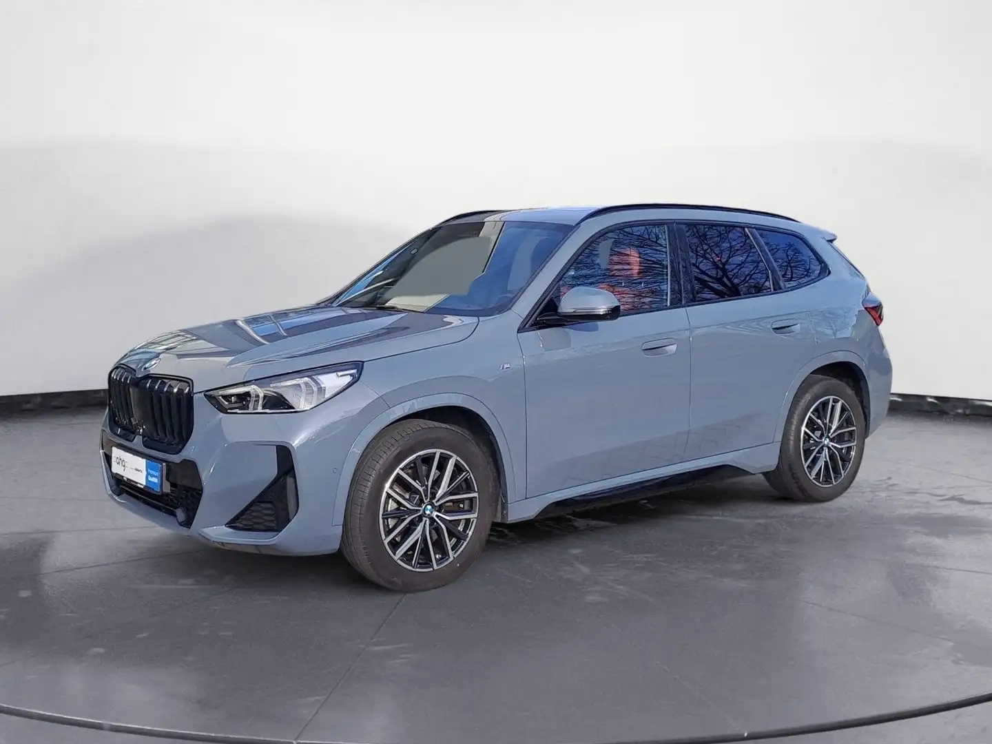 BMW X1 xDrive23d M Sport AHK Panorama Glasdach ACC H Grau - 2