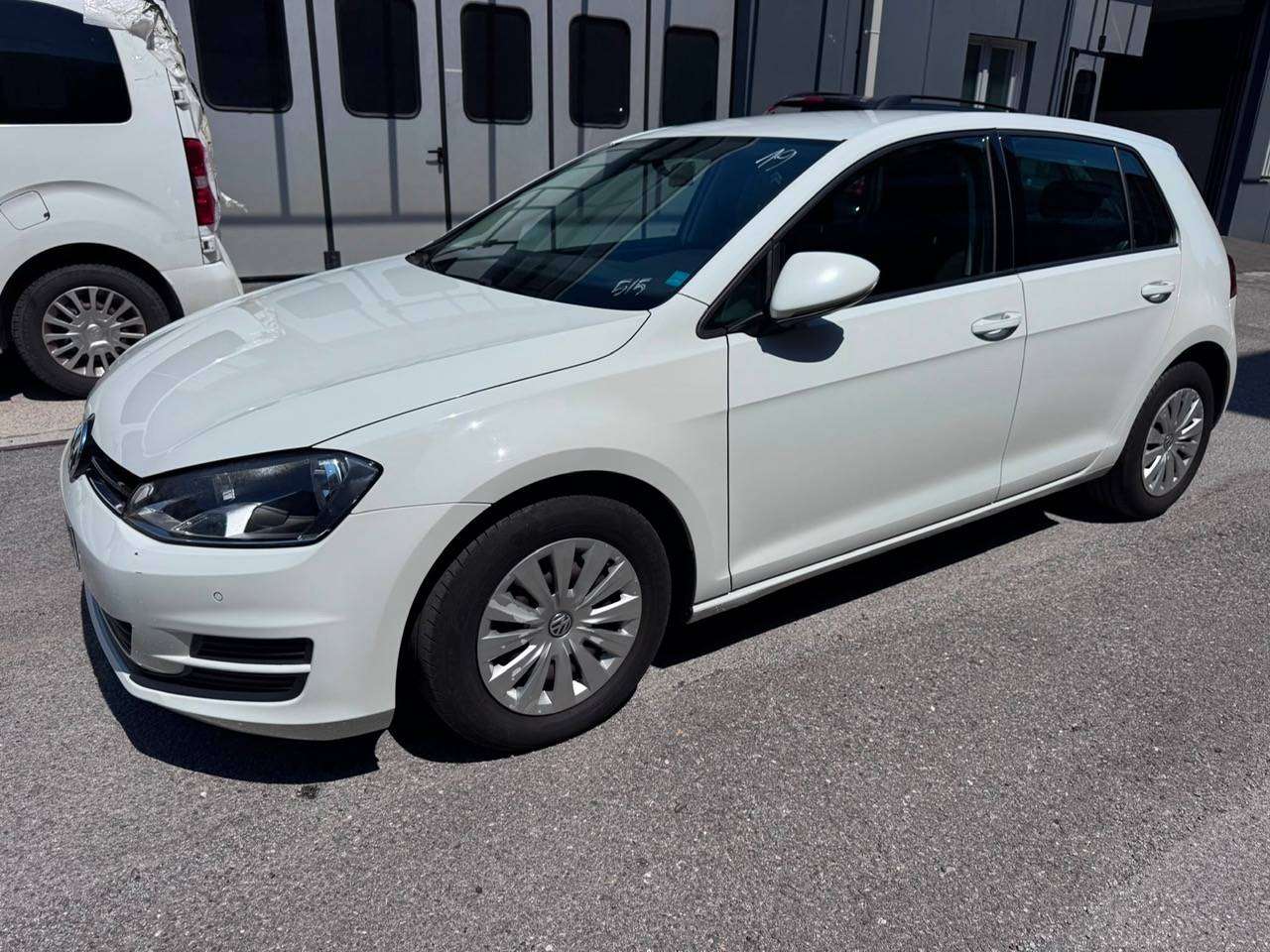 Volkswagen Golf 1.6 TDI Trendline 90CV*EURO6*NEOPATENTATI