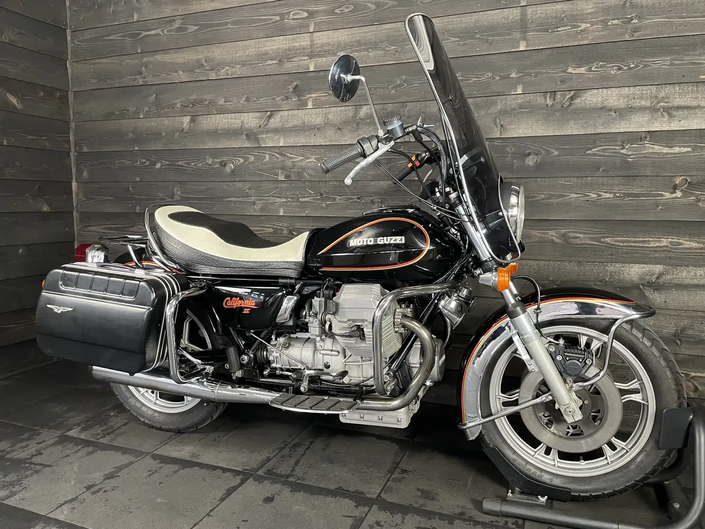Moto Guzzi California II Zwart - 2