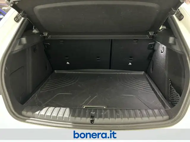 BMW 1 Series view 14