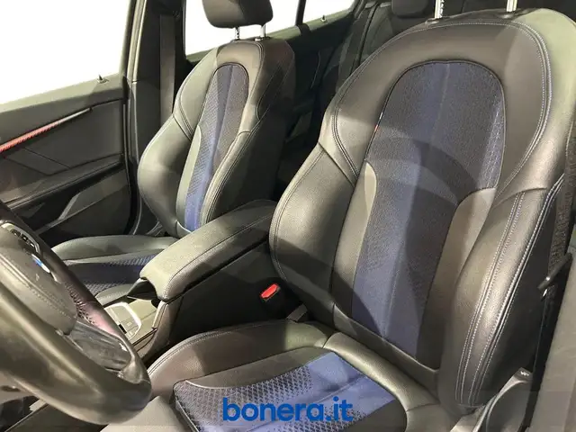 BMW 1 Series view 15