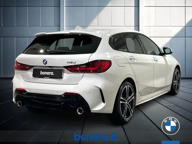 BMW 1 Series view 6