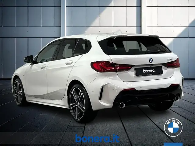BMW 1 Series view 8