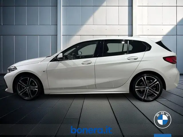 BMW 1 Series view 9