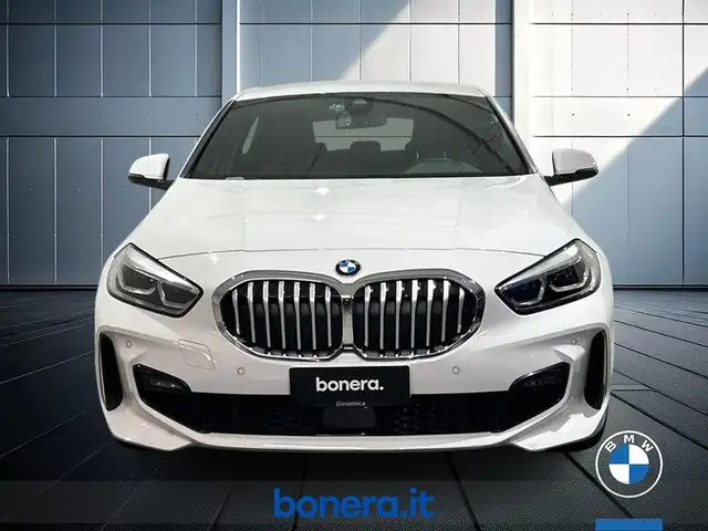 BMW 1 Series view 3