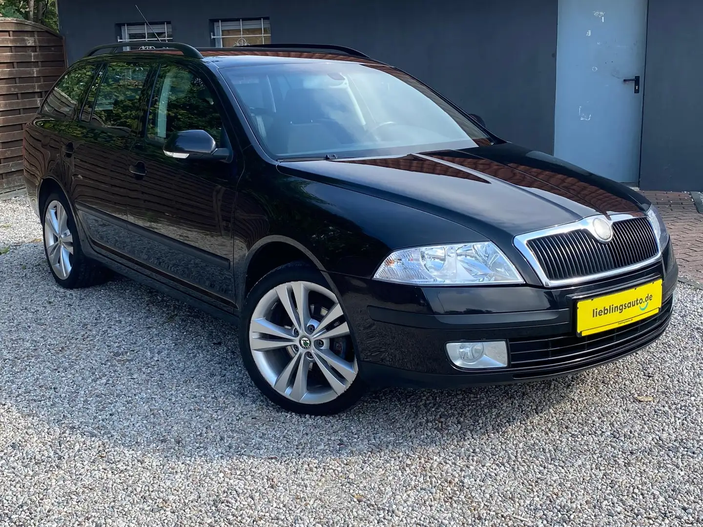 Skoda Octavia Combi 1.9 TDI DSG Elegance TÜV 11/27 SHZ Schwarz - 2