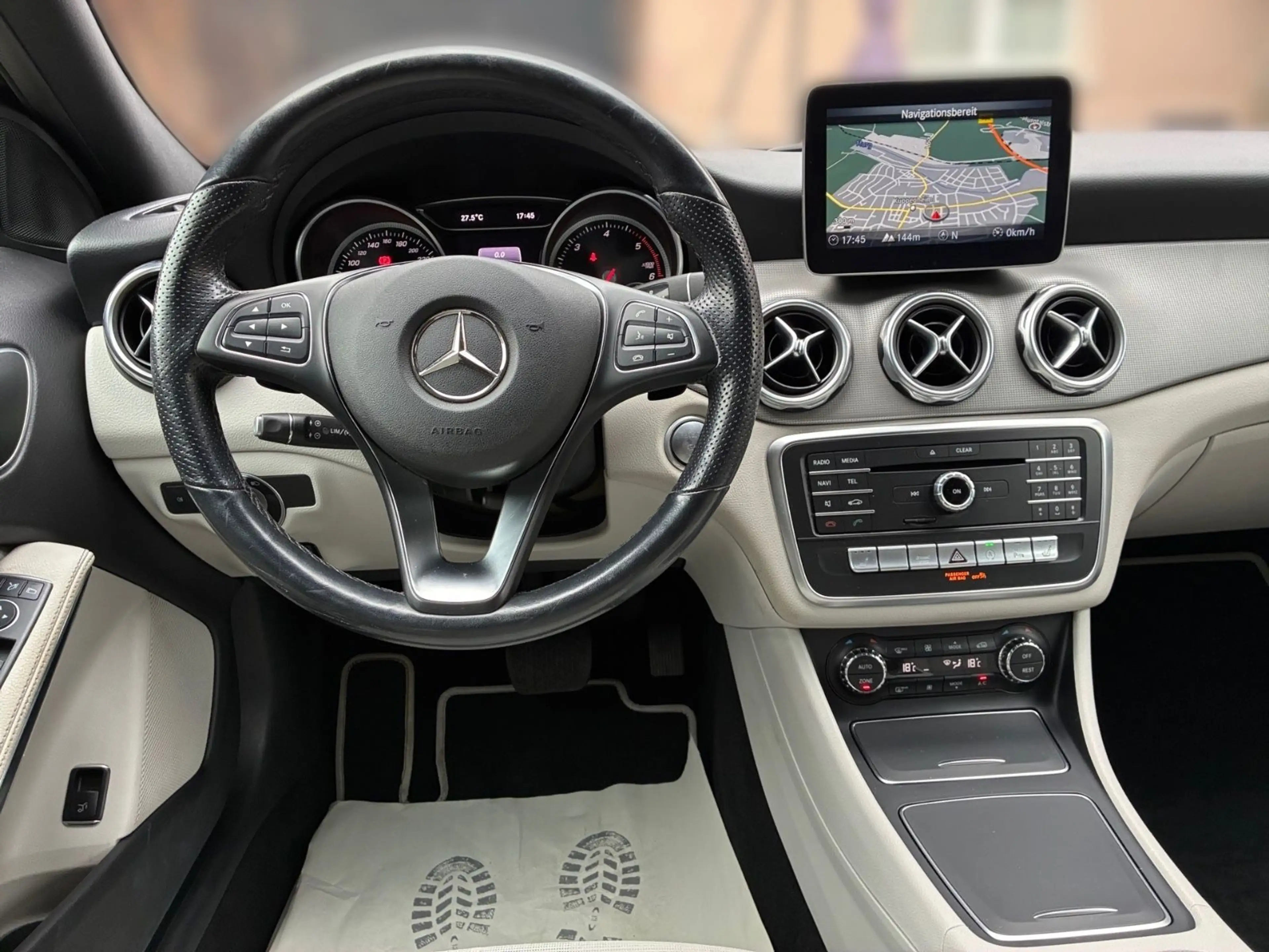 Mercedes-Benz GLA 200 CDI Navi Kamera SHZ AHK — photo 8