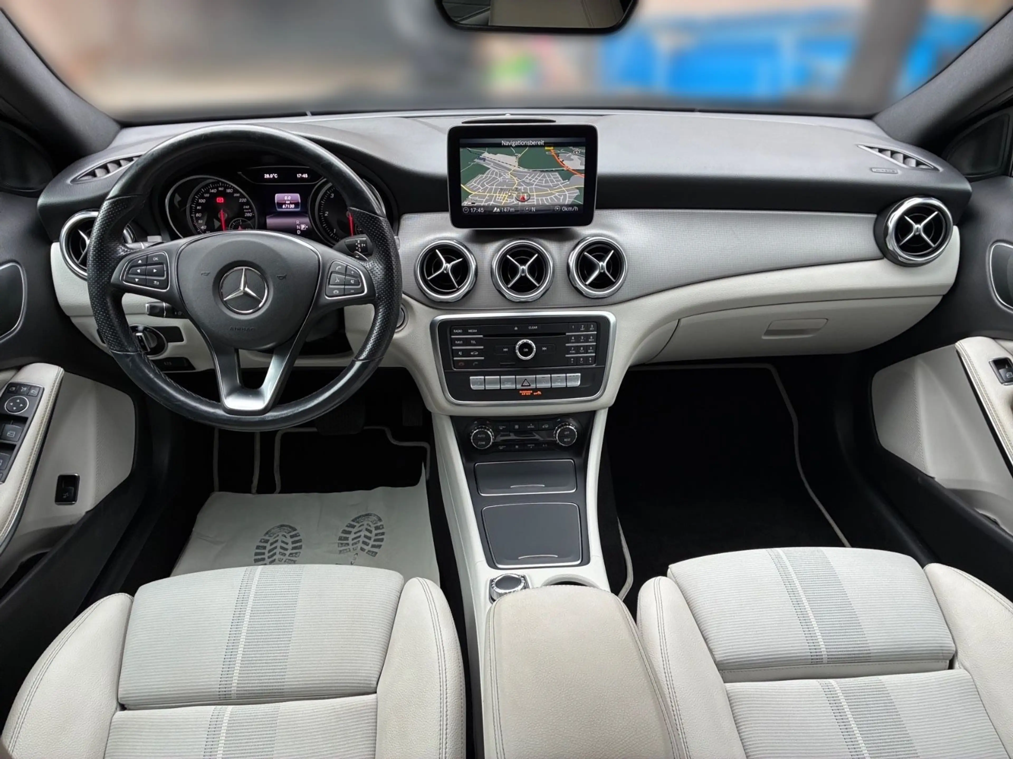 Mercedes-Benz GLA 200 CDI Navi Kamera SHZ AHK — photo 7