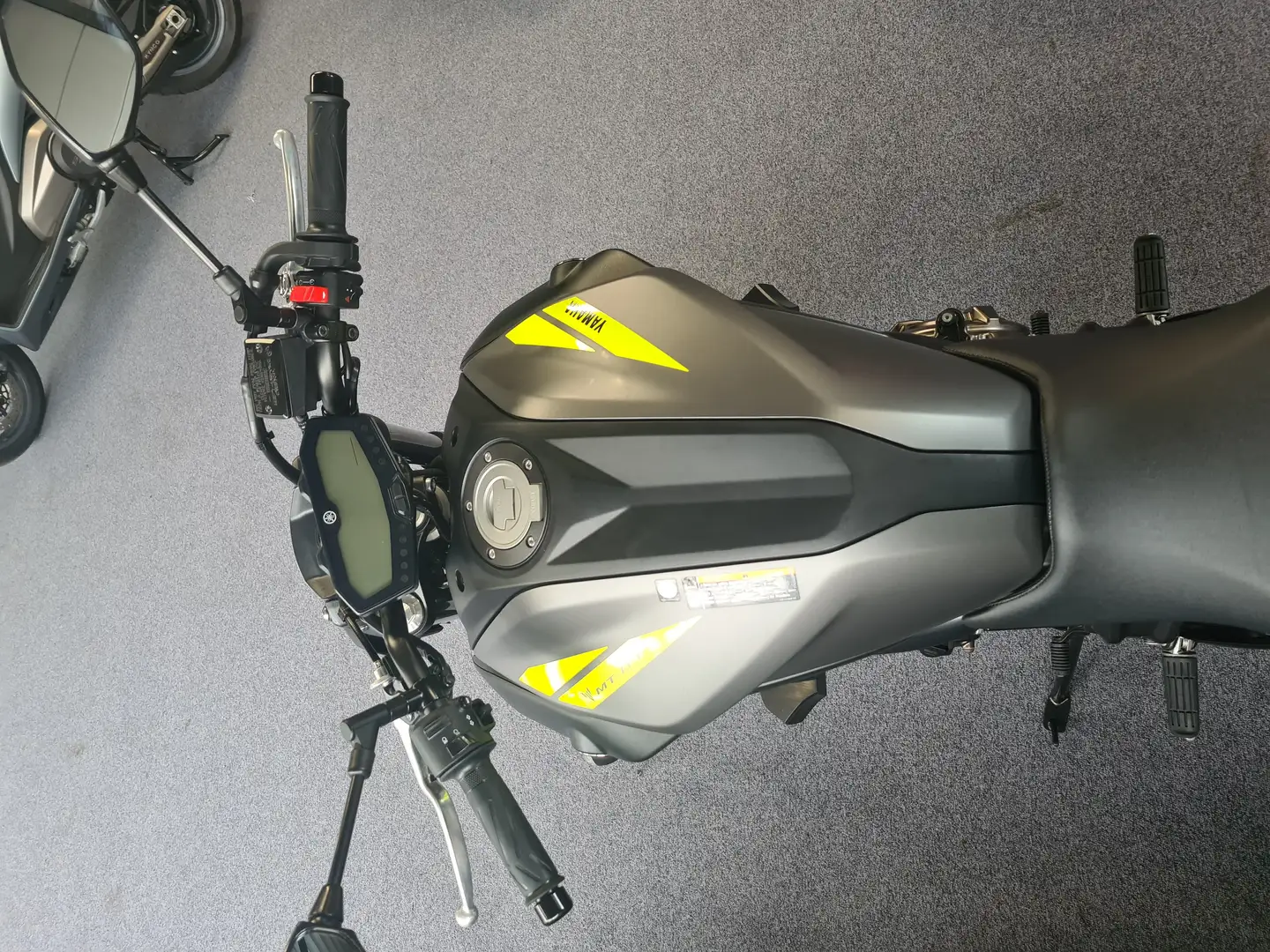 Yamaha MT-07 Gris - 2