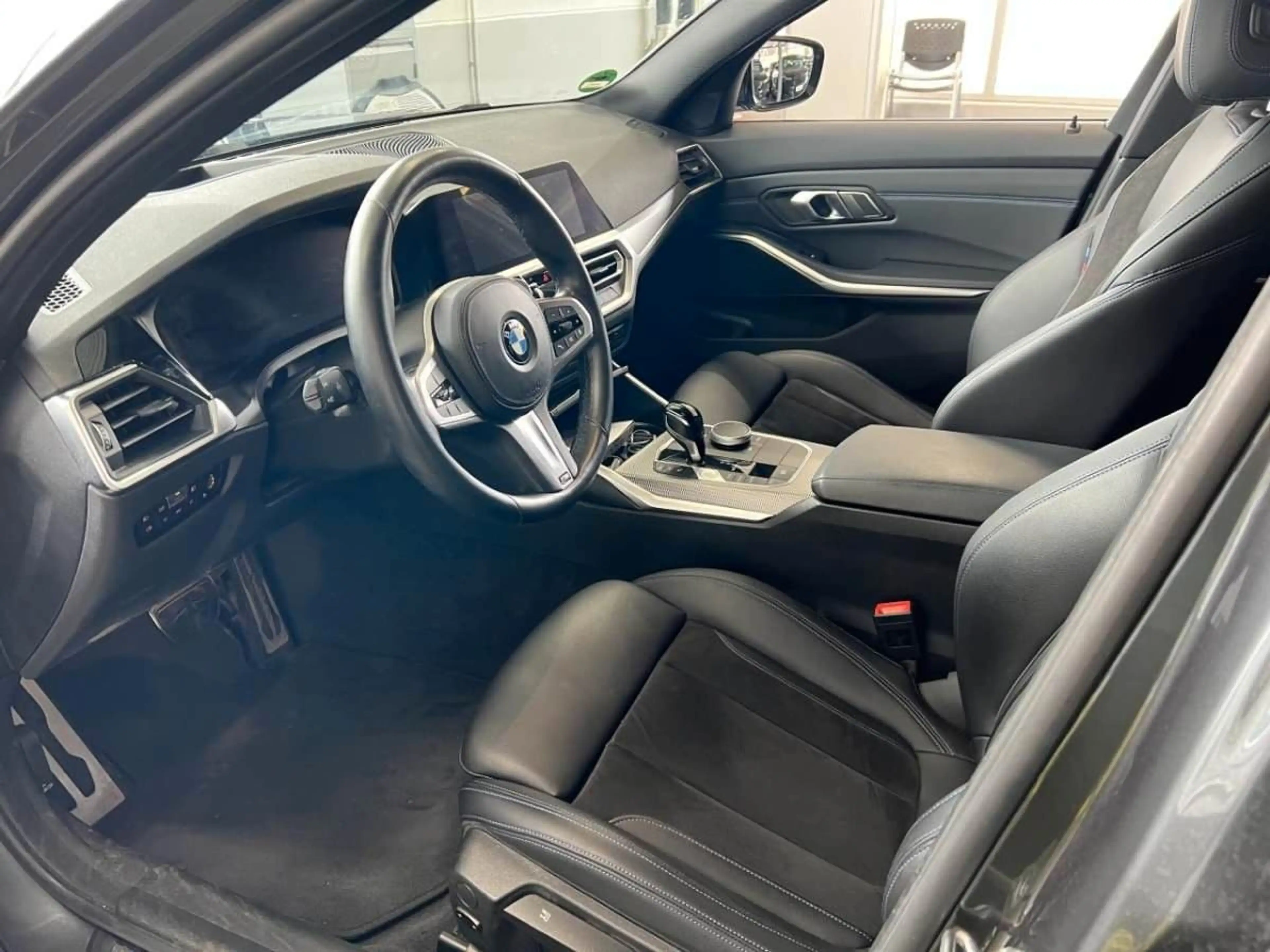 BMW 320 d T M Sport|LASER|HUD|LIVE COC| — photo 3