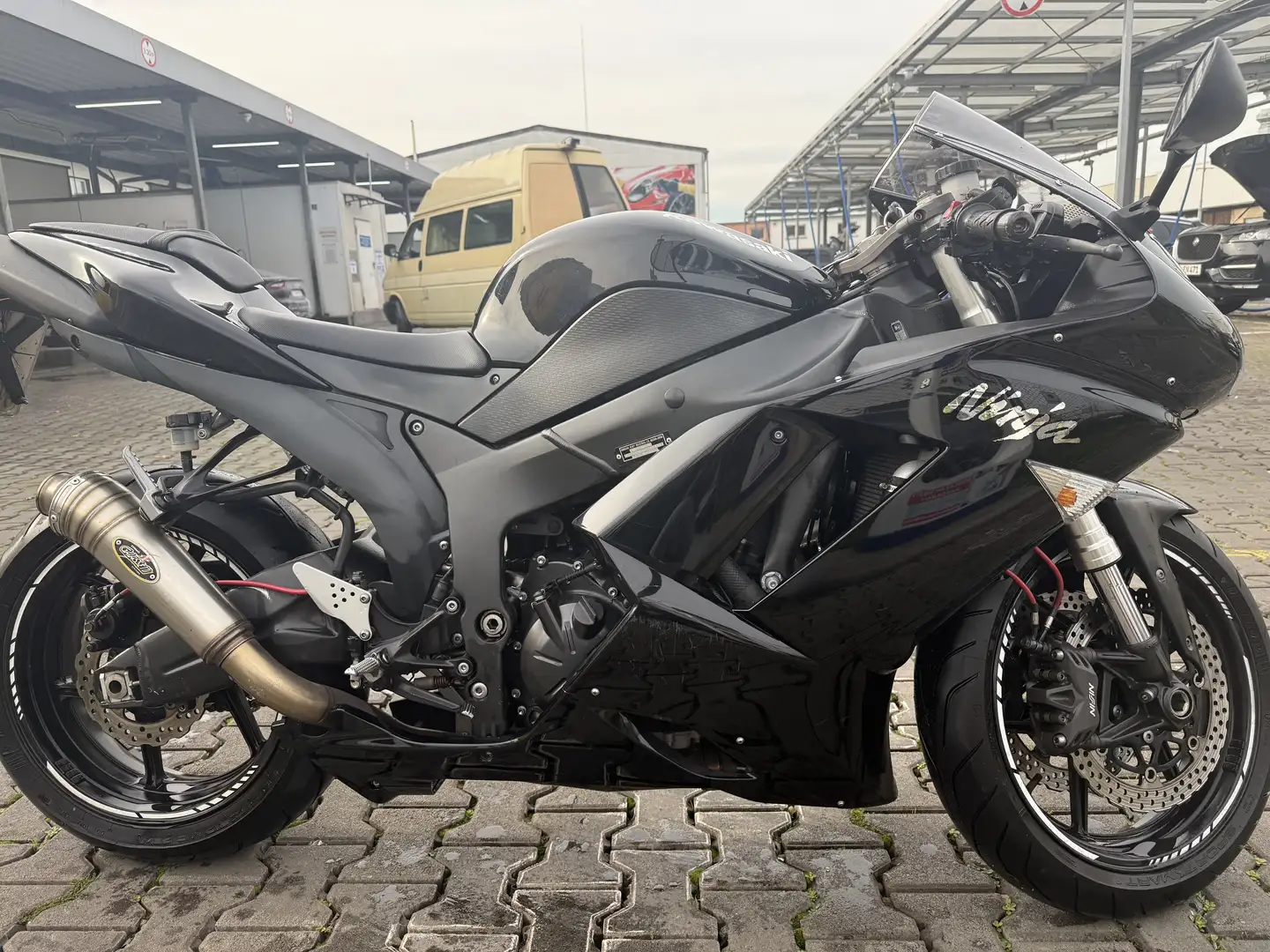 Kawasaki Ninja ZX-6R - 2