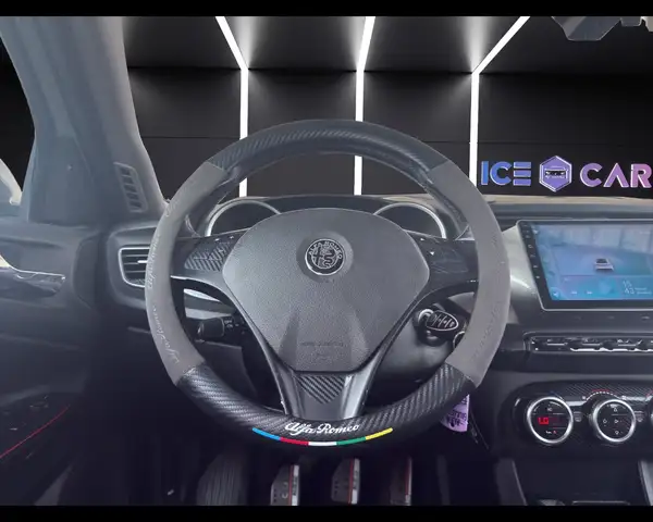Alfa Romeo Giulietta view 11