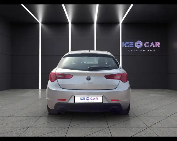 Alfa Romeo Giulietta view 6