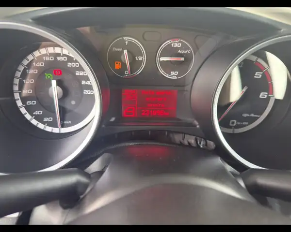 Alfa Romeo Giulietta view 12