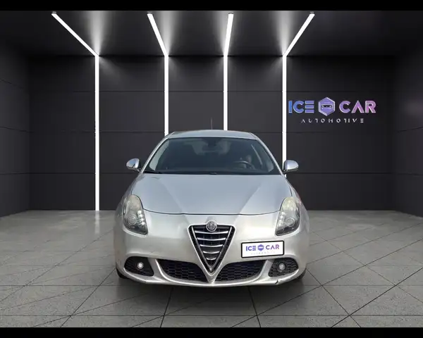 Alfa Romeo Giulietta view 2
