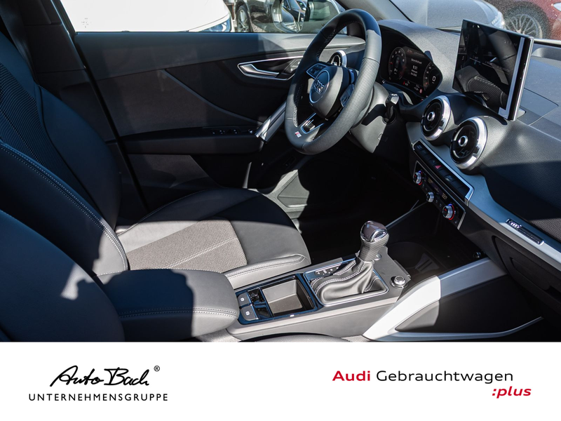 Audi Q2 S line 35TFSI Stronic LED EPH CarPlay DAB — photo 21