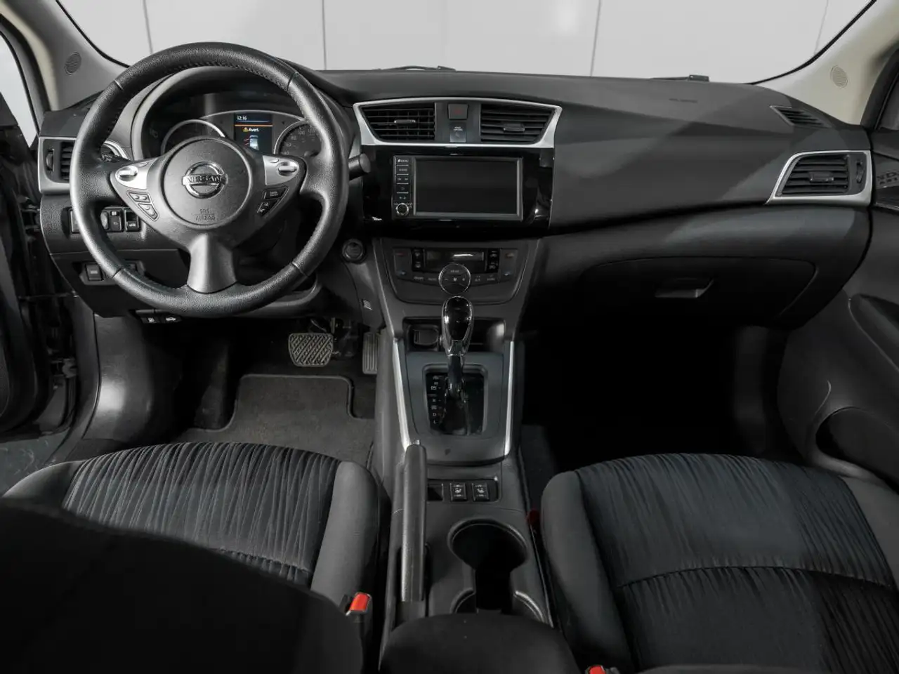 Nissan Sentra снимка Nissan Sentra