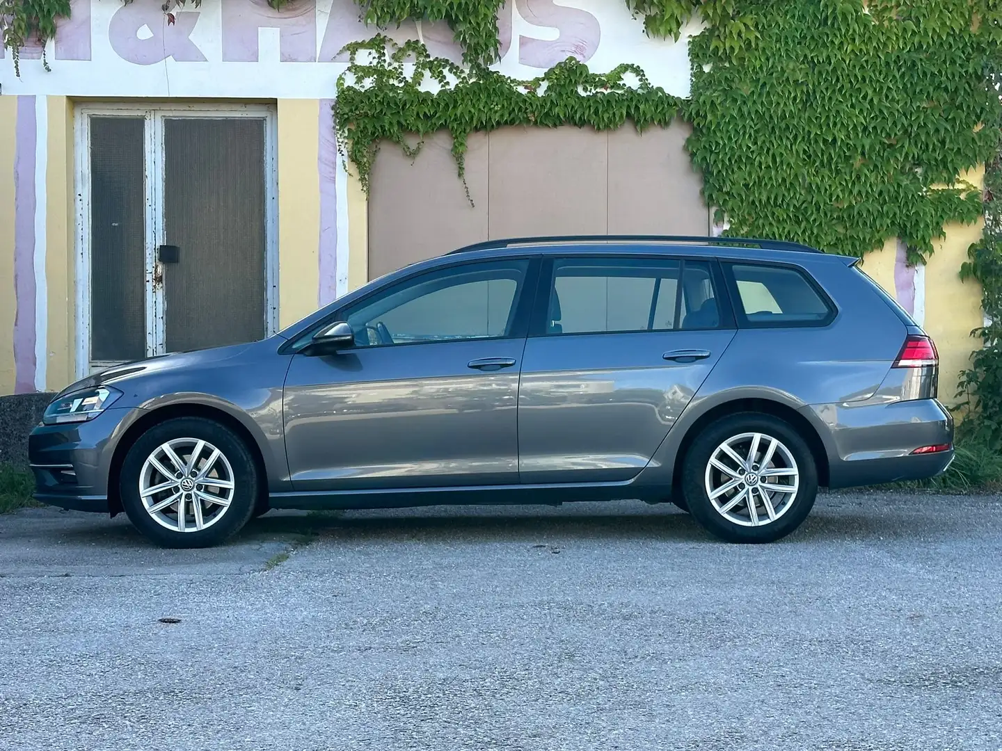 Volkswagen Golf Variant Comfortline BMT *schwenkbare Anhängerkupplung* Grau - 2
