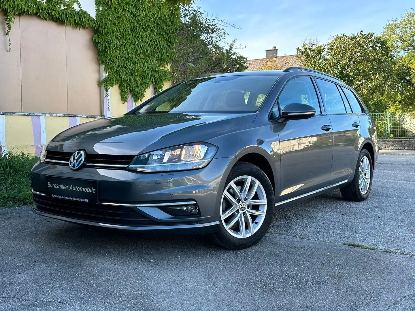 Volkswagen Golf Variant Comfortline BMT *schwenkbare Anhängerkupplung* Grau - 1