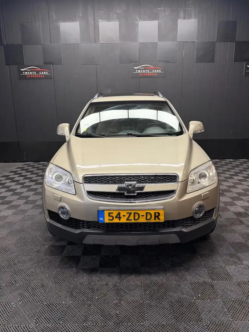 Chevrolet Captiva 3.2i Executive | Pano | Leder | 4x4 | Nieuwe APK | Beige - 2