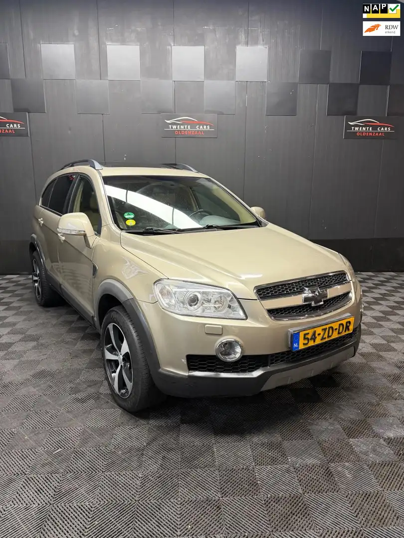Chevrolet Captiva 3.2i Executive | Pano | Leder | 4x4 | Nieuwe APK | Beige - 1