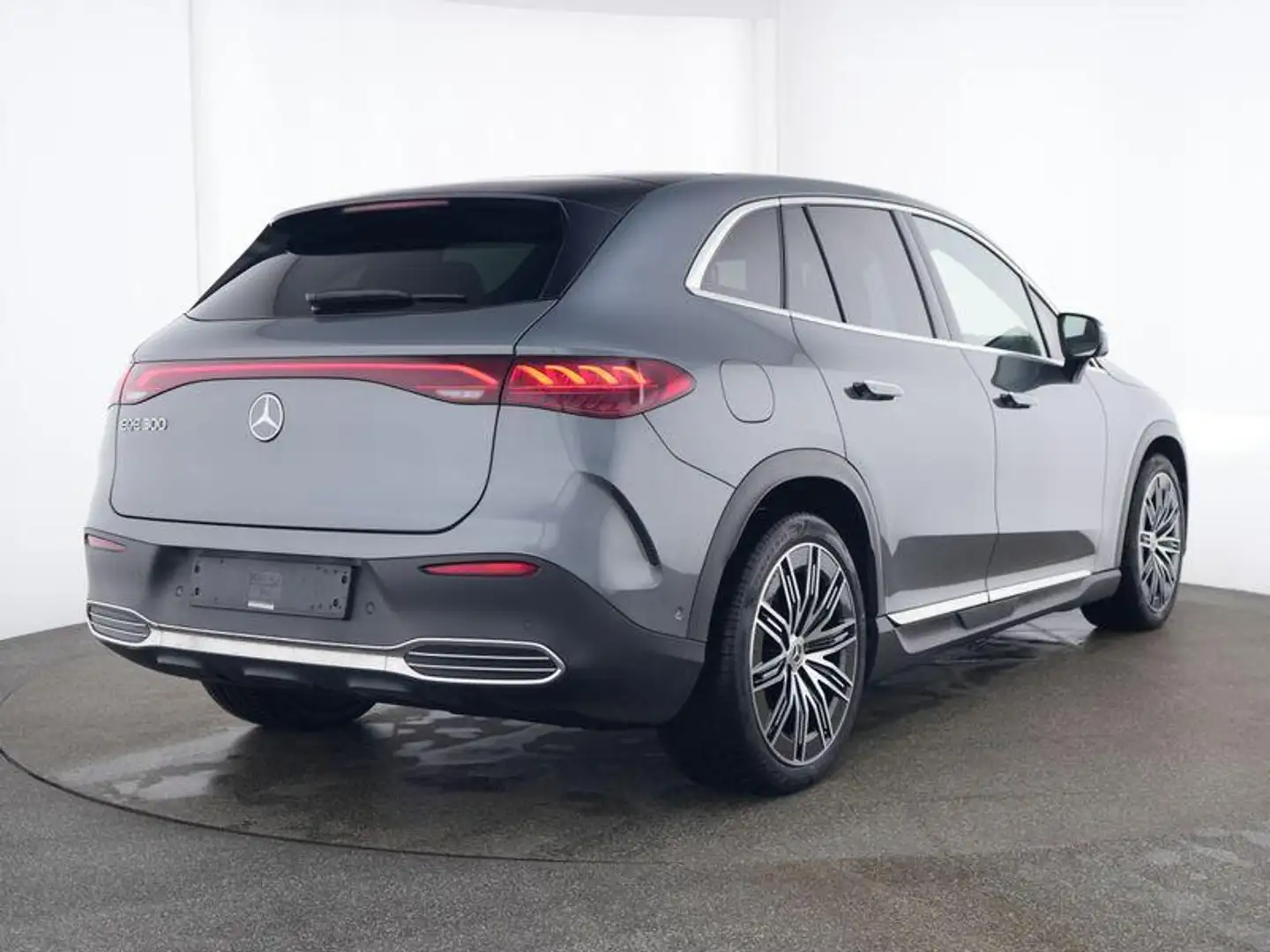 Mercedes-Benz EQE SUV 300 AMG Line + DIGITAL LIGHT + AIRMATIC + PANO DAK Grijs - 2
