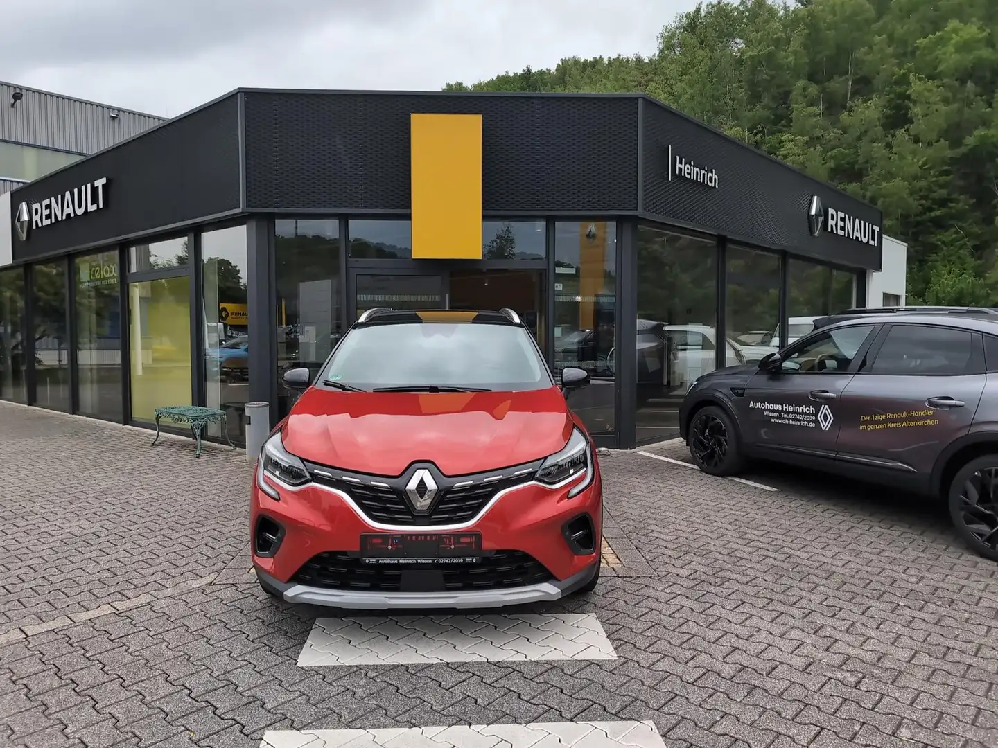 Renault Captur II Intens TCe 130 EDC Sitzh Navi PDC Piros - 1