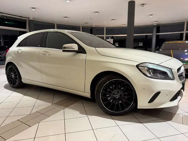 Mercedes-Benz A 220 A 220 4Matic