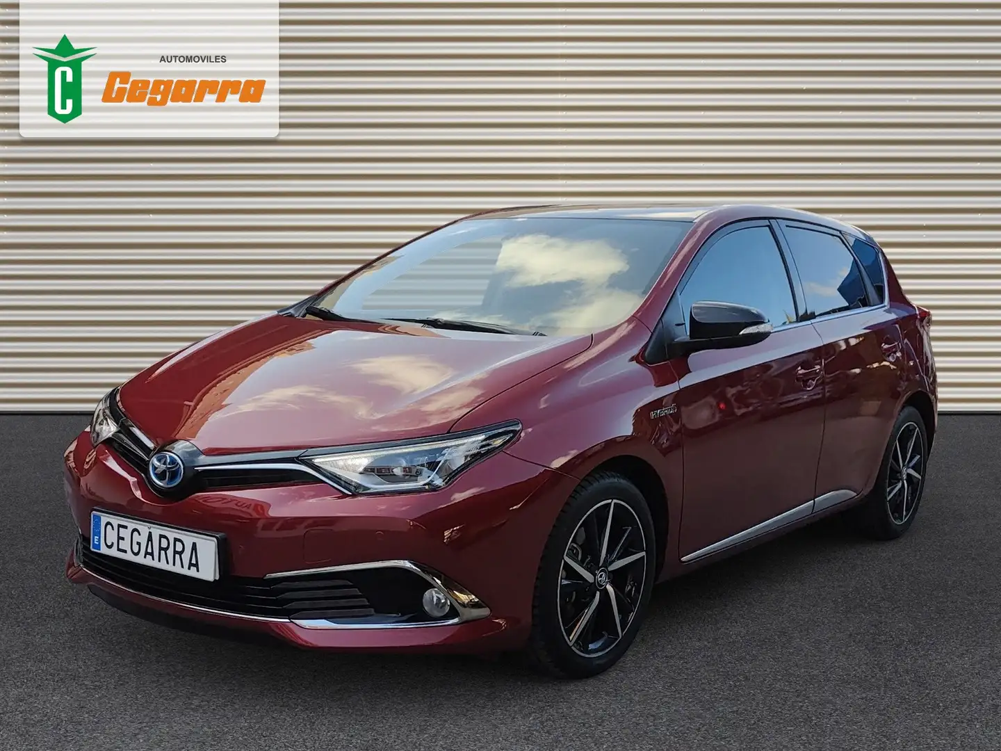 Toyota Auris hybrid 140H Active Business Plus Burdeos - 1
