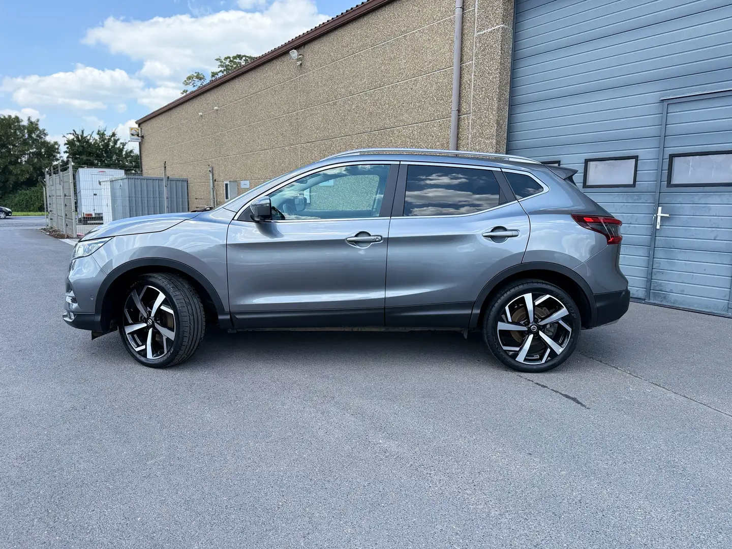 Nissan Qashqai Qashqai 1.3 DIG-T Tekna DCT Grijs - 2