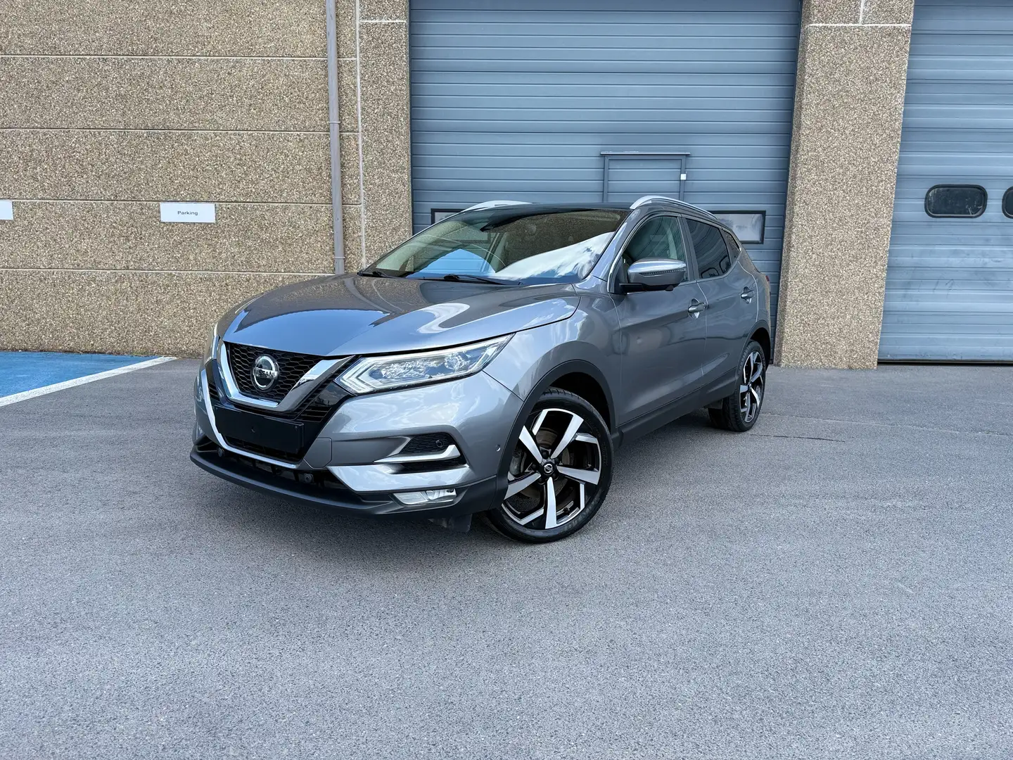 Nissan Qashqai Qashqai 1.3 DIG-T Tekna DCT Grijs - 1