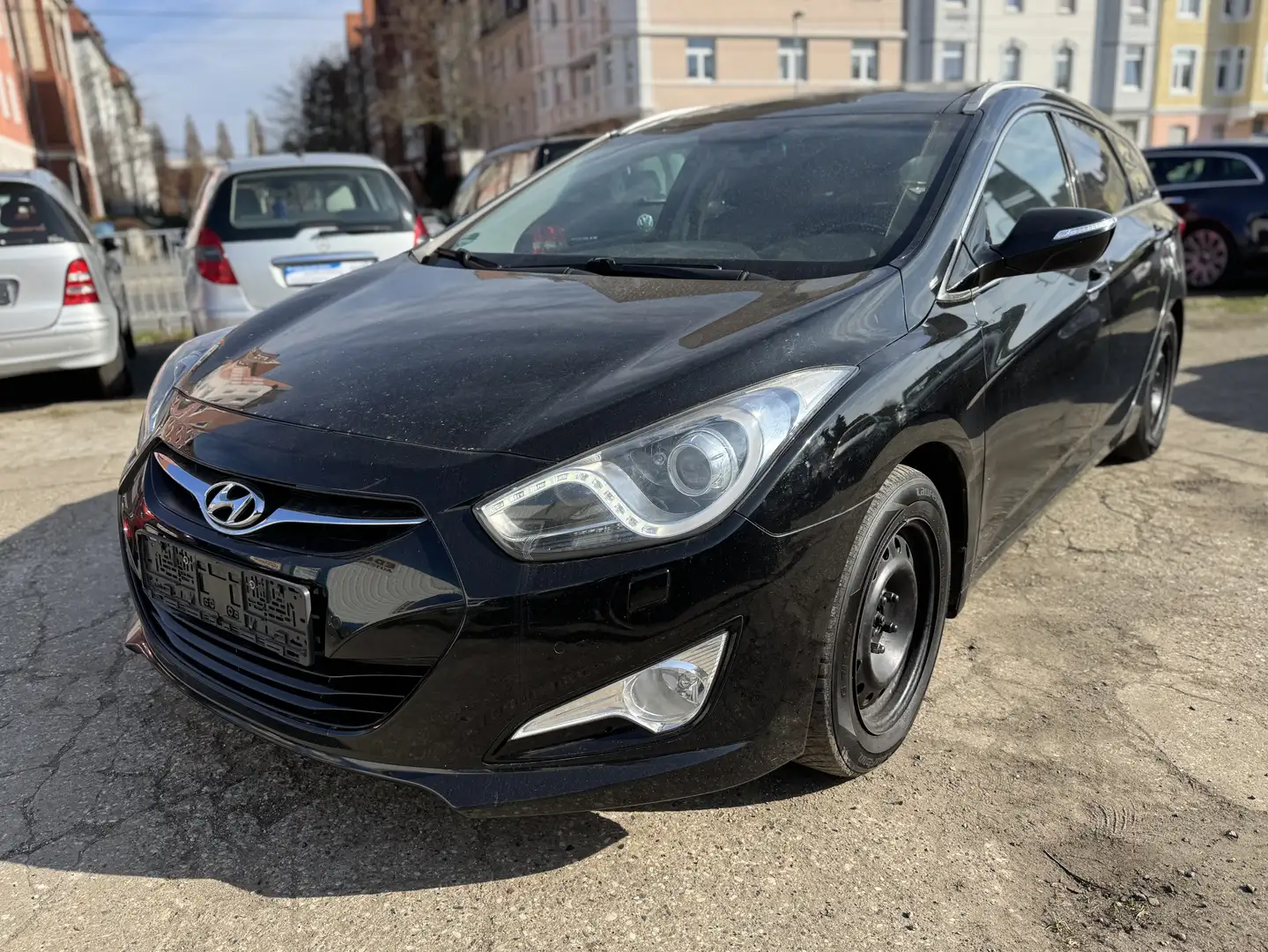 Hyundai i40 cw 1.7 CRDi Automatik Style/TÜV NEU/XENON/LEDER Negro - 1