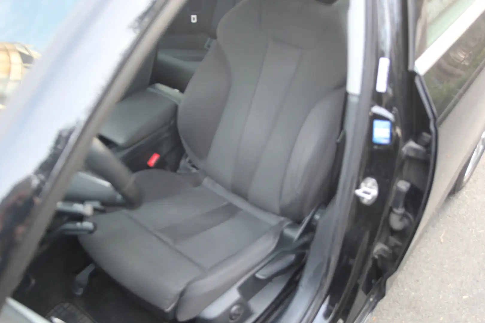 Audi A4 TDI Sport, virtual cockpit, Autom., DSP Schwarz - 2