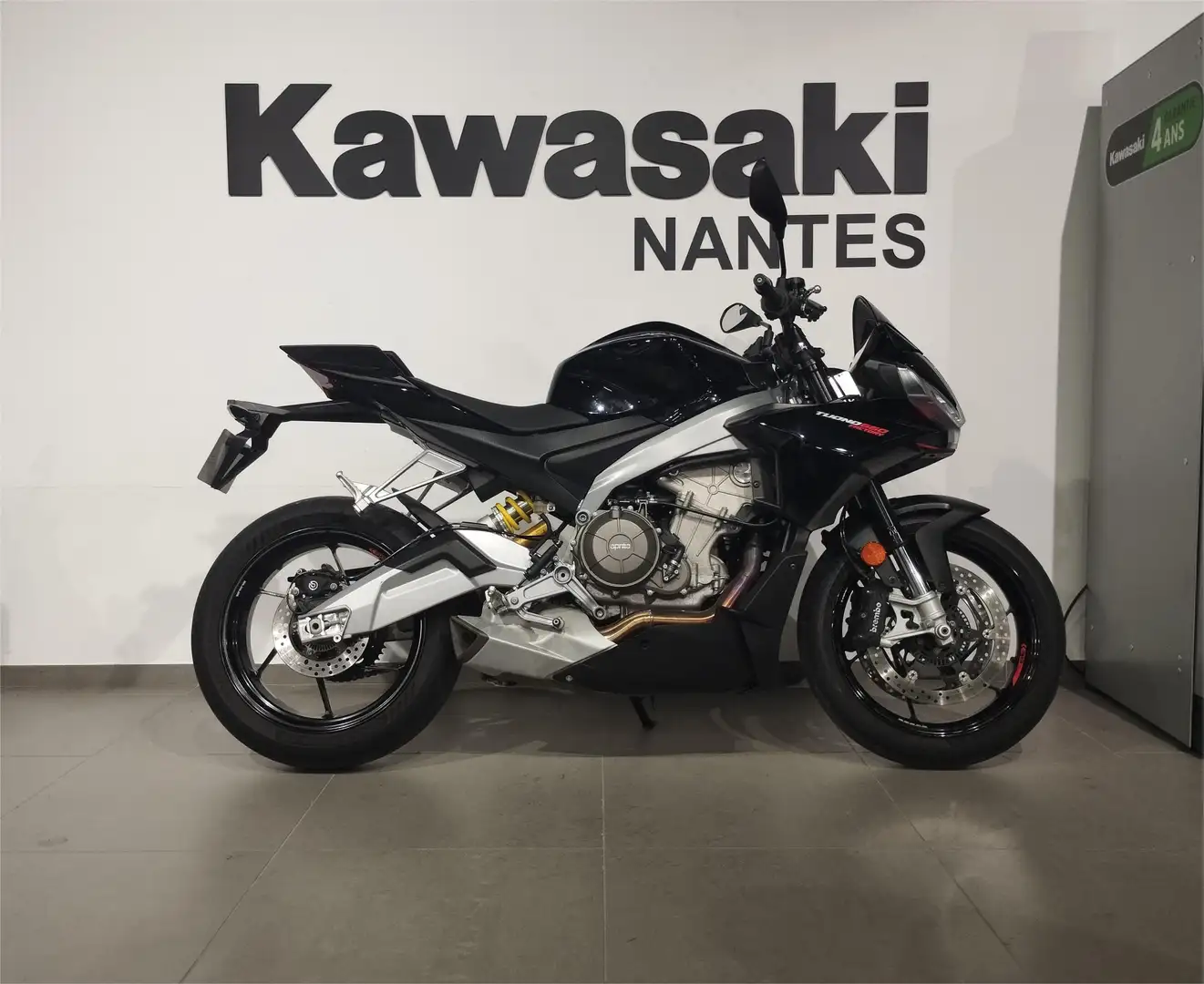 Aprilia Tuono Negro - 2