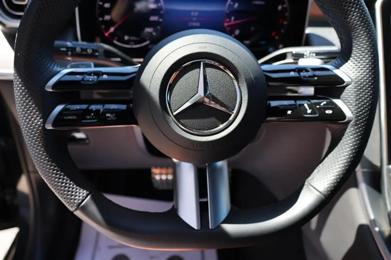 Mercedes-Benz GLC снимка Mercedes-Benz GLC