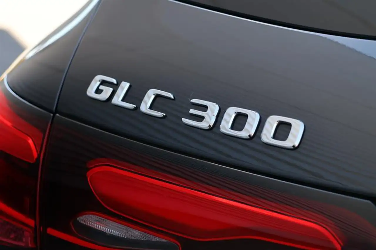 Mercedes-Benz GLC снимка Mercedes-Benz GLC