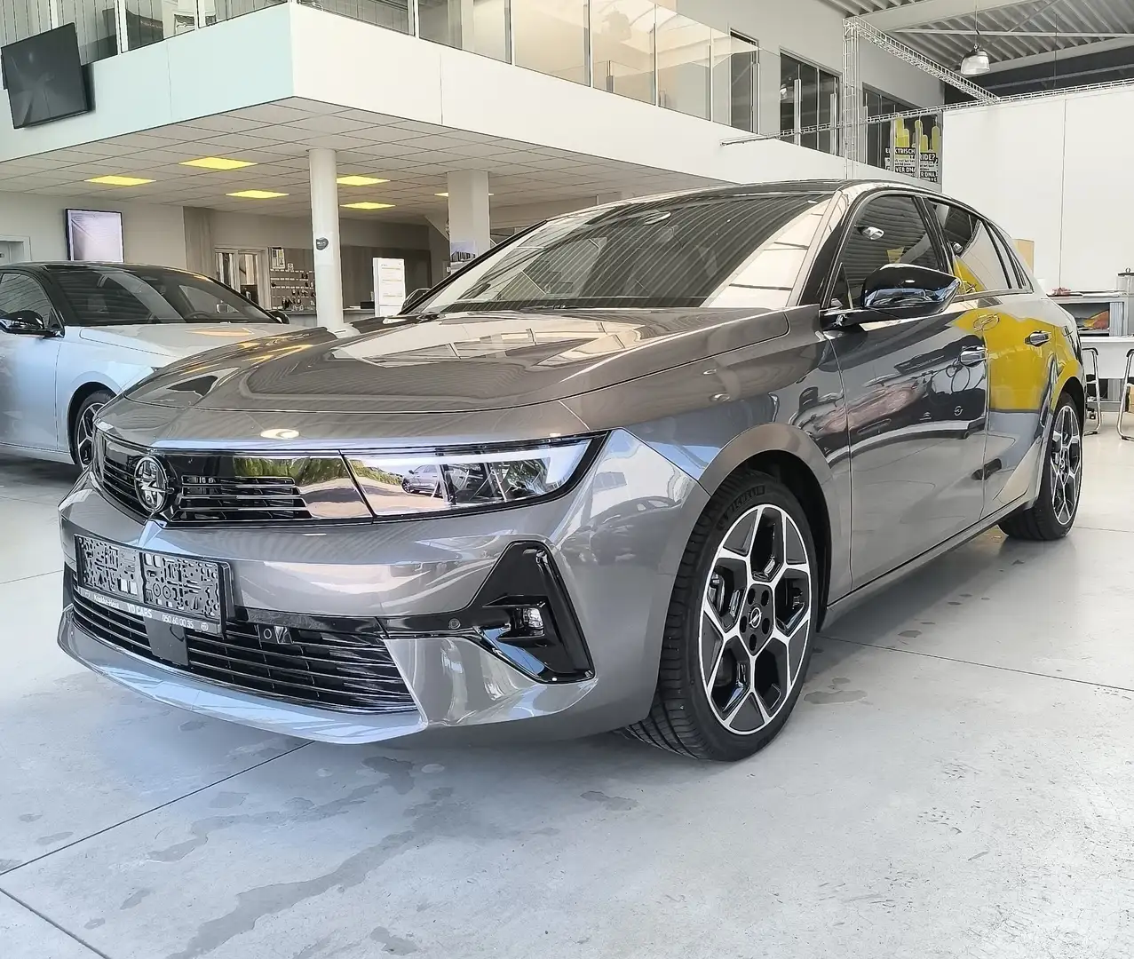 Opel Astra GS PHEV*ParkS.V/A+CAM*Navi*Trekh*Adap.CrCntrl*.... Plateado - 1