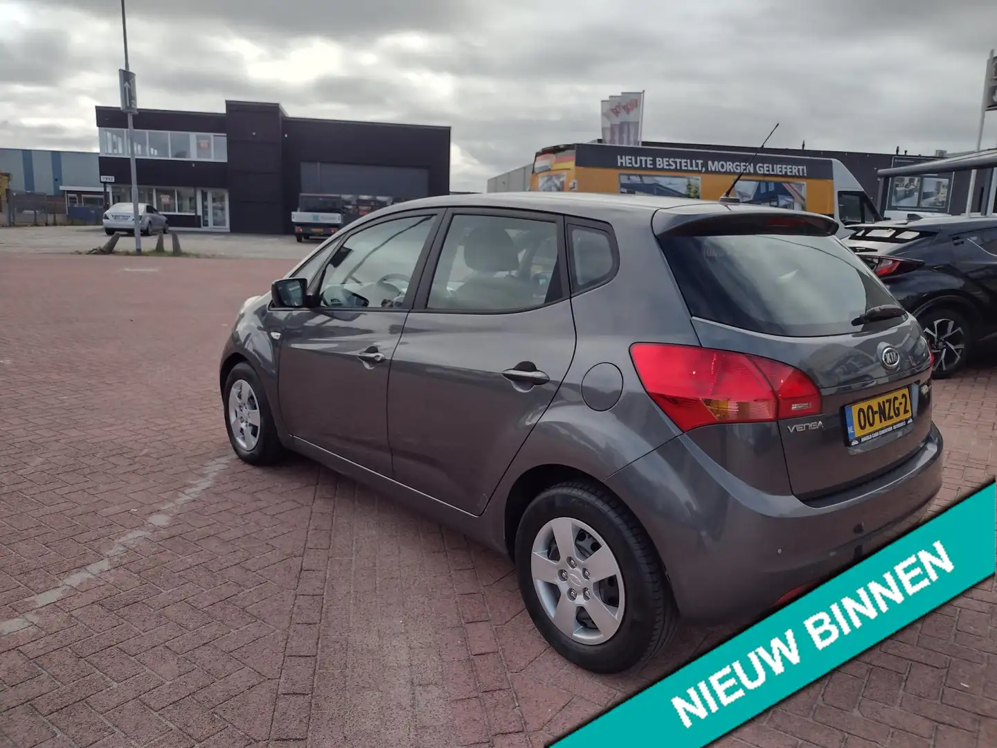 Kia Venga 1.4 CVVT X-tra MOOIE AUTO BEL 0619590613 5 DRS HOG Gris - 2