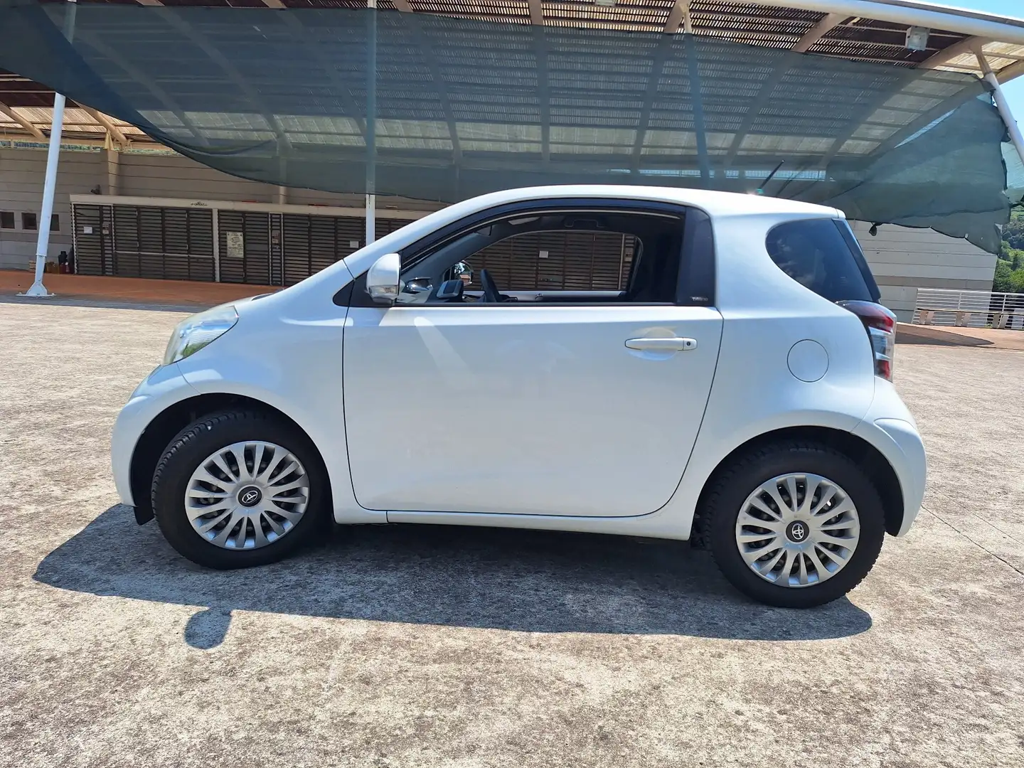 Toyota iQ 1.0 cvt (multidrive) E5 - 2