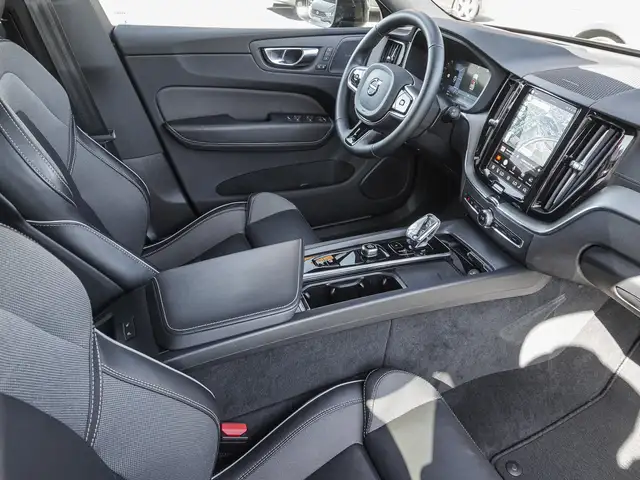 Volvo XC60 view 9