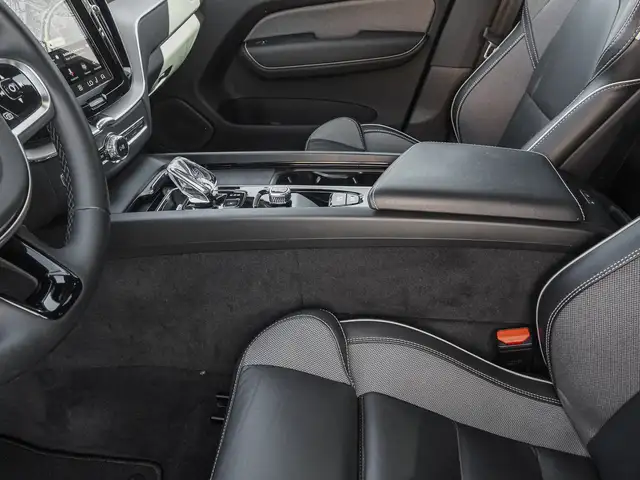 Volvo XC60 view 15