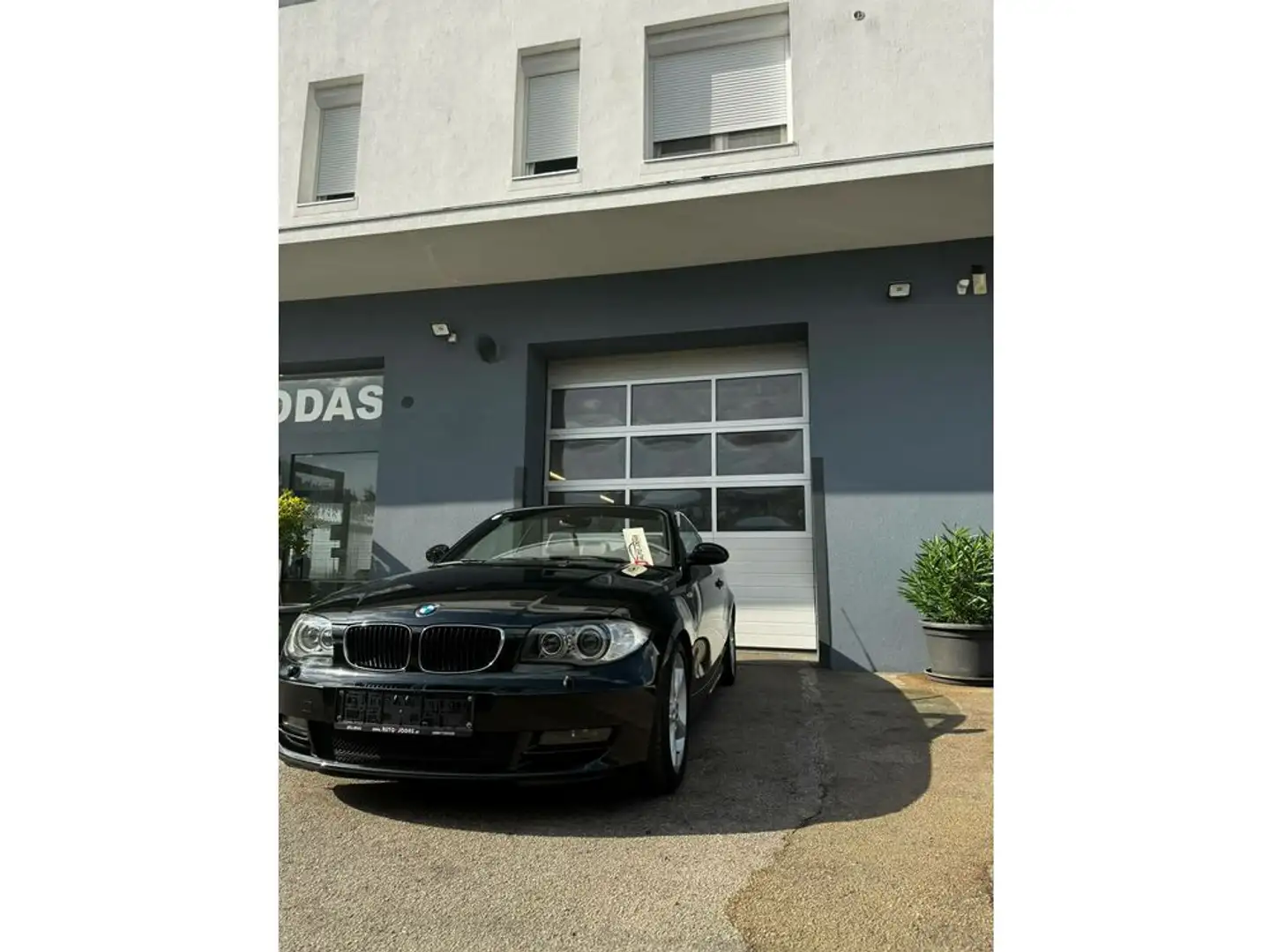 BMW 120 i Cabrio Österreich-Paket **Sitzheizung/Xenon** Schwarz - 2