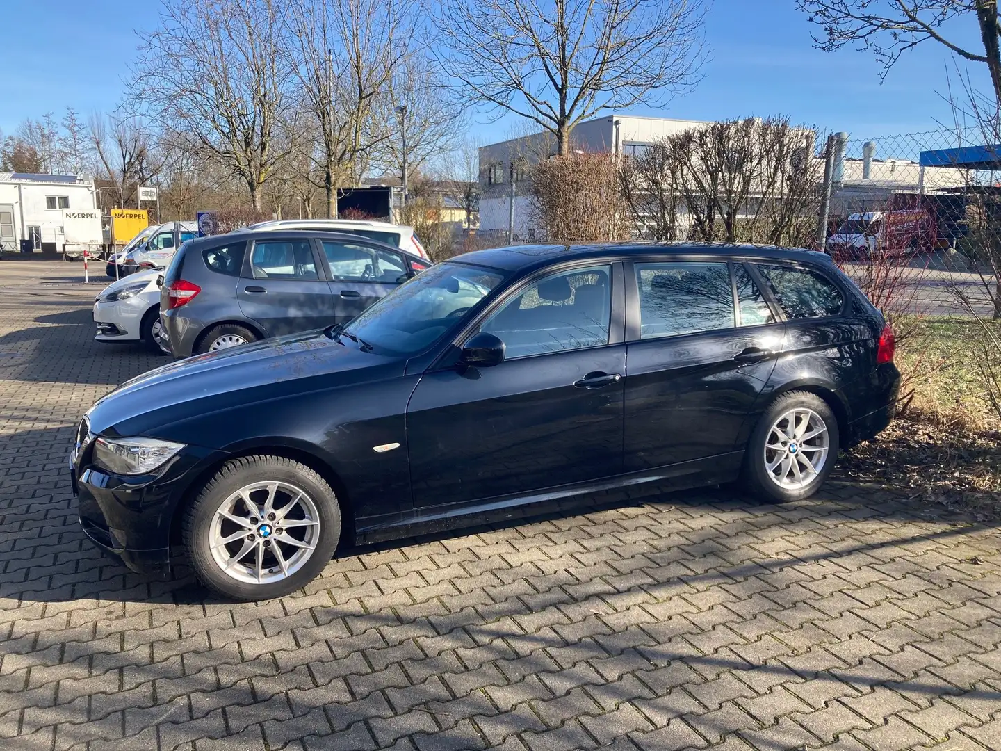 BMW 320 320i Touring - Motor erneuert Schwarz - 1