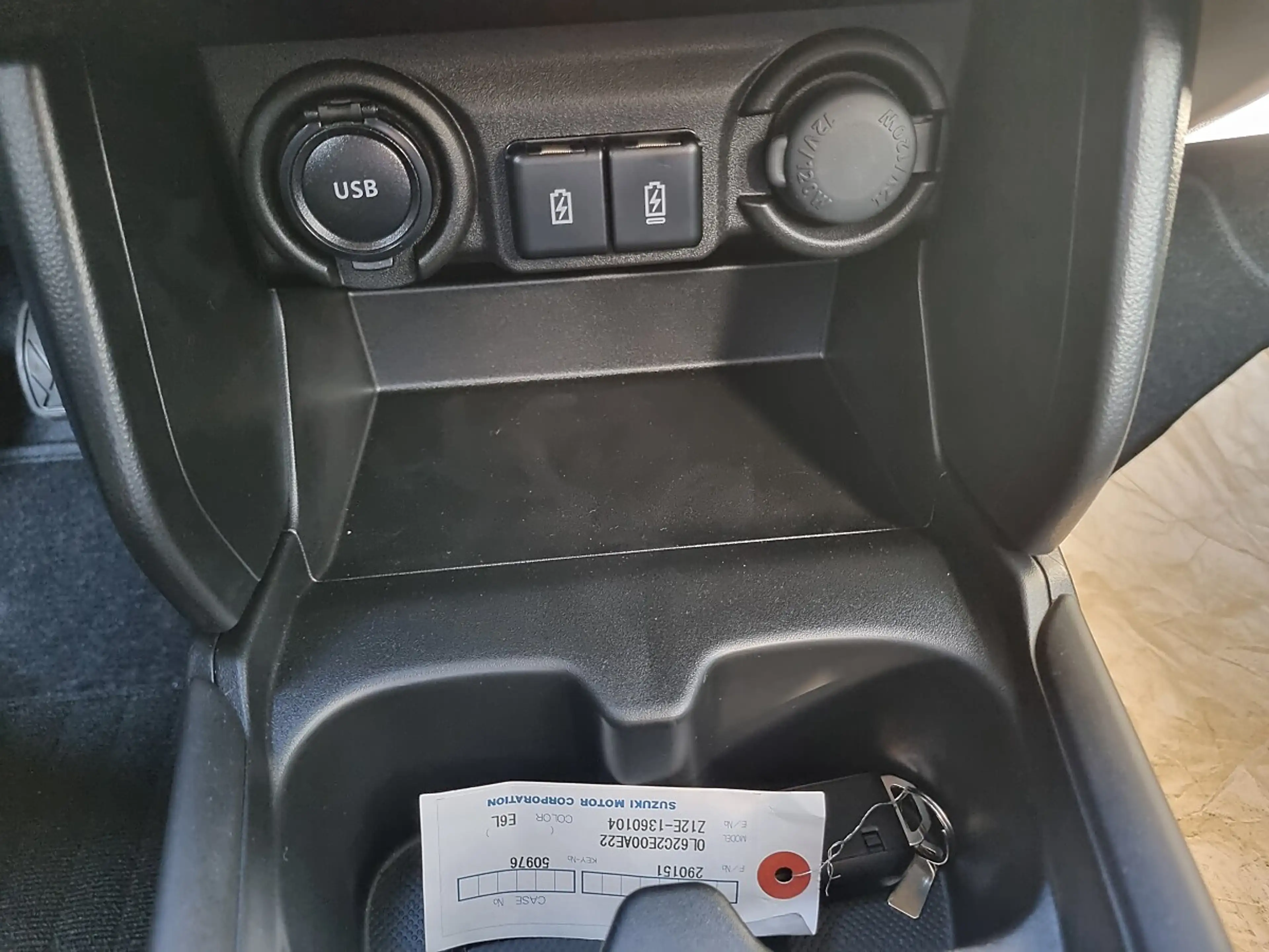 Suzuki Swift 1,2 Hybrid Shine — photo 15