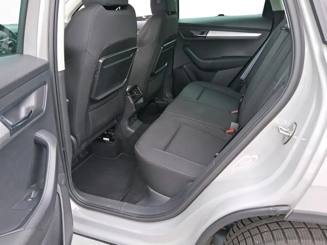 Skoda Karoq 1.5 TSI Selection*NAVI*KAM*PDC*LED*SHZ*APP, миниатюра 8