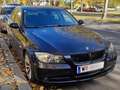 BMW 330 330d Schwarz - thumbnail 1